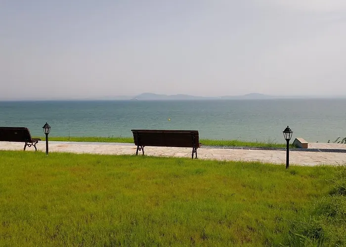 Апартамент Sea Breeze